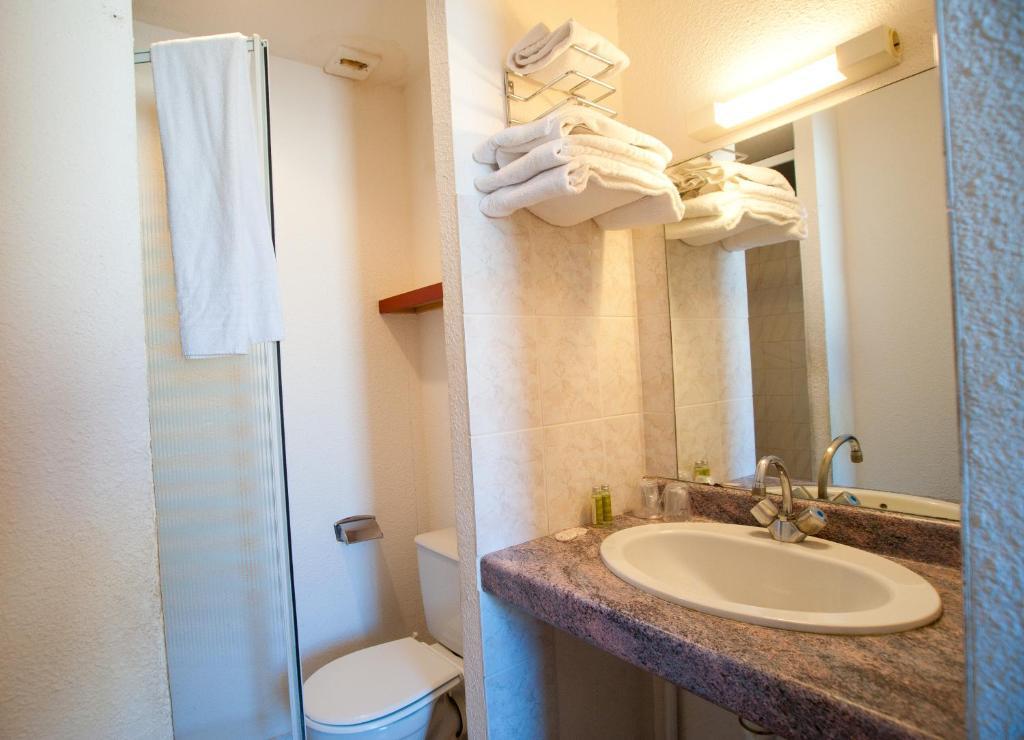 Citotel Hotel Le Commerce Severac-d'Aveyron Phòng bức ảnh