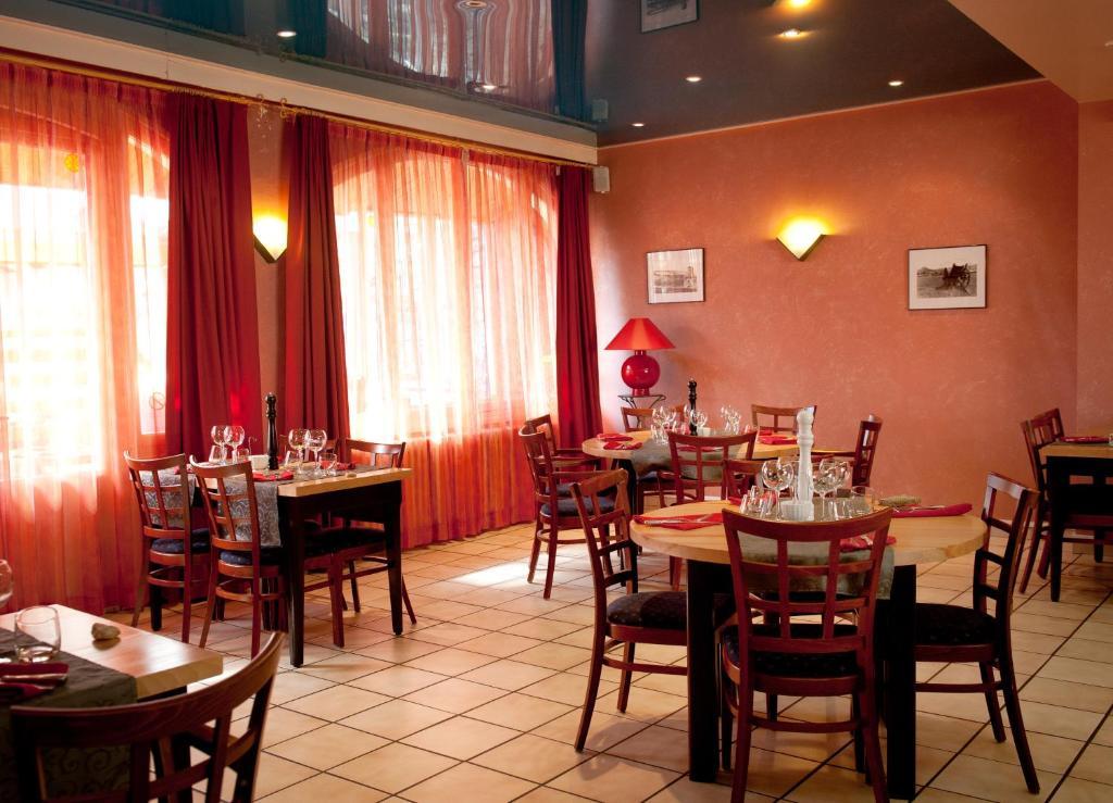 Citotel Hotel Le Commerce Severac-d'Aveyron Ngoại thất bức ảnh